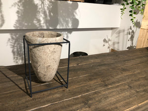 Kira light brown cement pot metal base round L