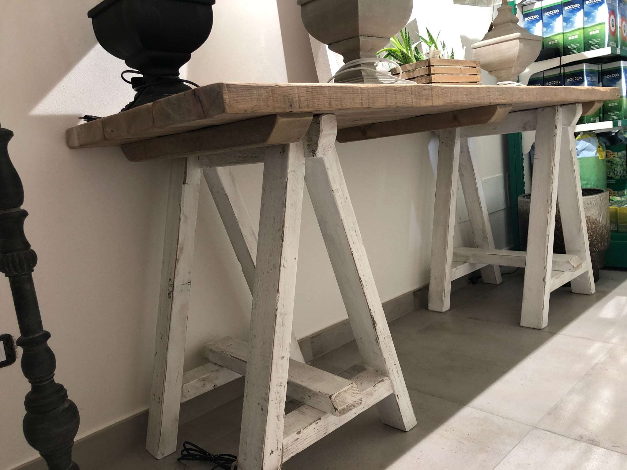 Tavolo consolle con cavalletti