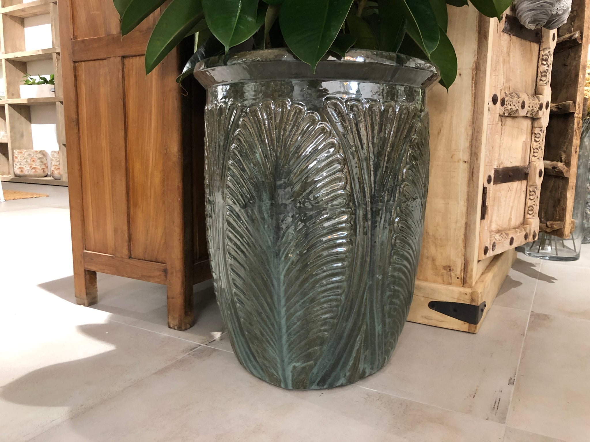 Tippi green ceramic pot leaf pattern round s