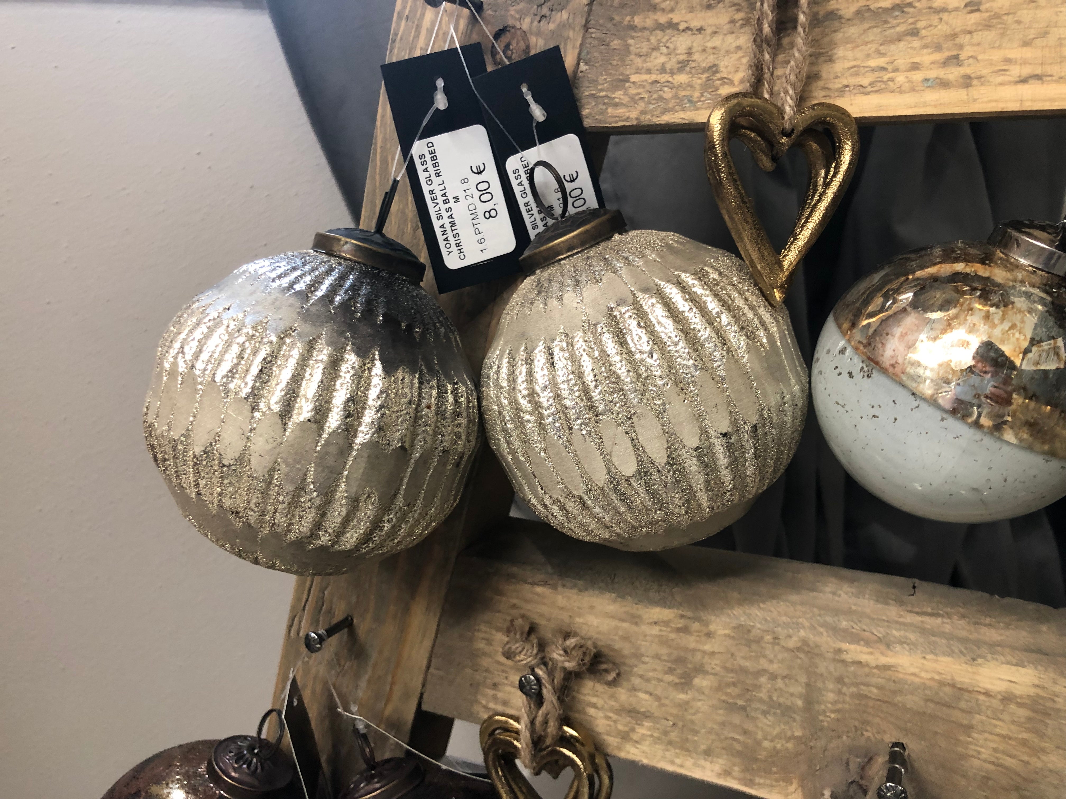 Yoana silver glass Christmas ball ribbed m
