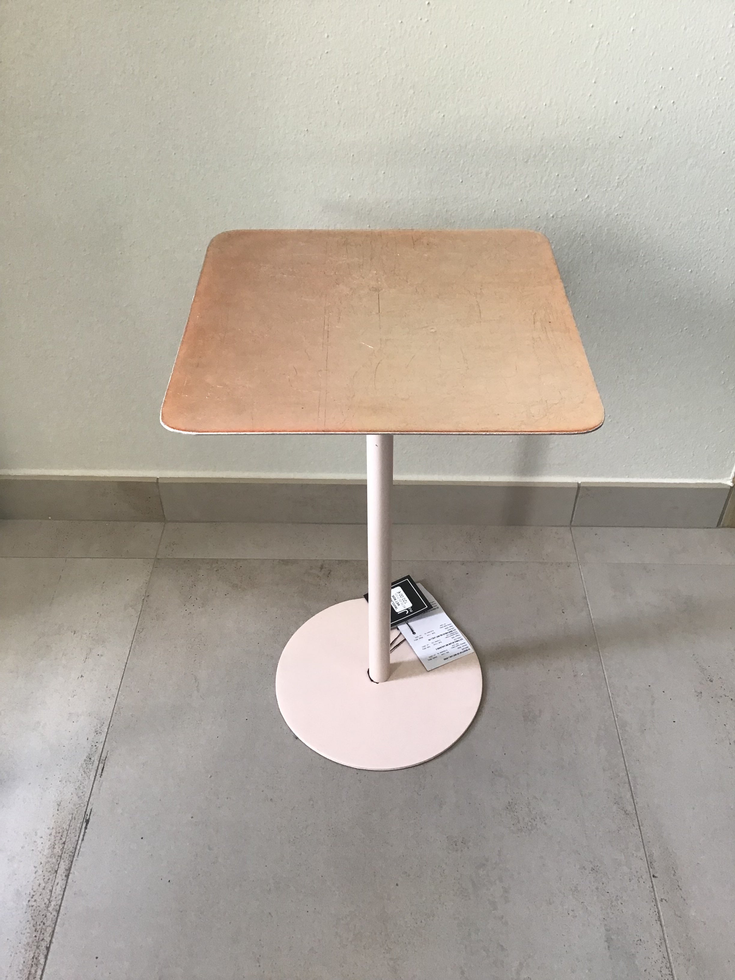 Tavolino quadrato metallo rosa (piccolo)