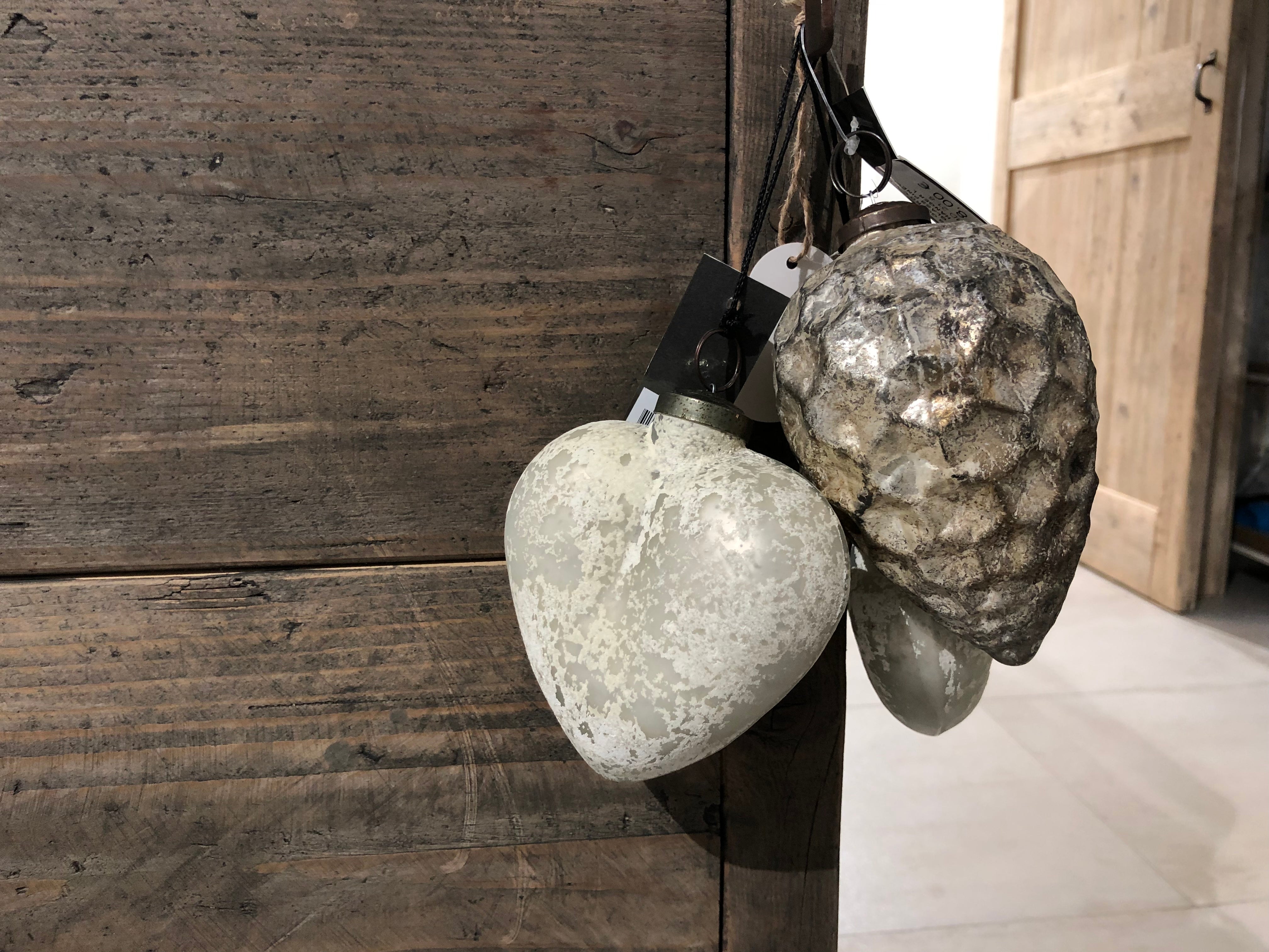 Xmas popy white glass heart hanger L